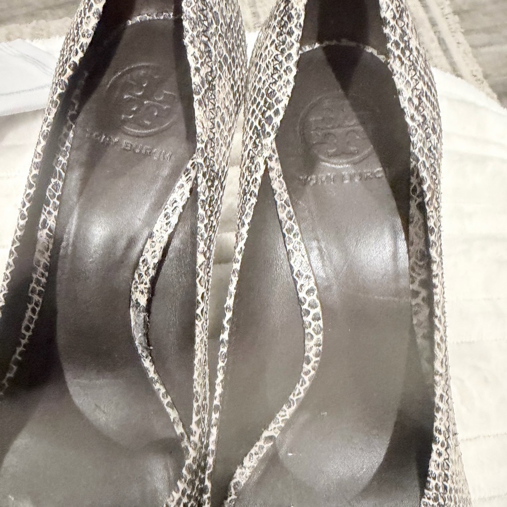 Tory Burch Snakeskin Wedges - Size 10 - Picture 14 of 15